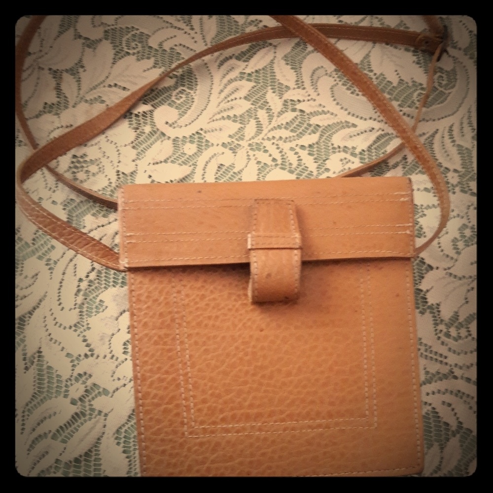 Vintage leather camera/binocular bag by Mundi